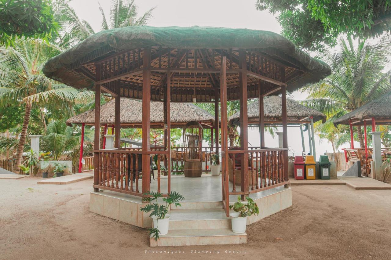 Shenanigans Glamping Resort Zamboanguita  Exterior foto